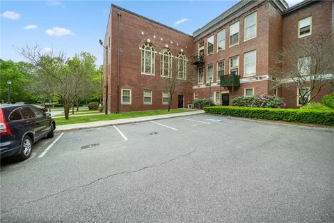 $172,500 | 265 Sayles Avenue, Unit 1, Burrillville, RI 02859