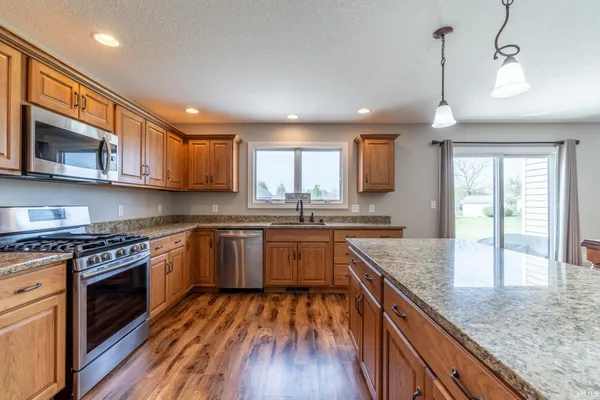 $479,900 | 1235 Yorkshire Drive, Shipshewana, IN 46565