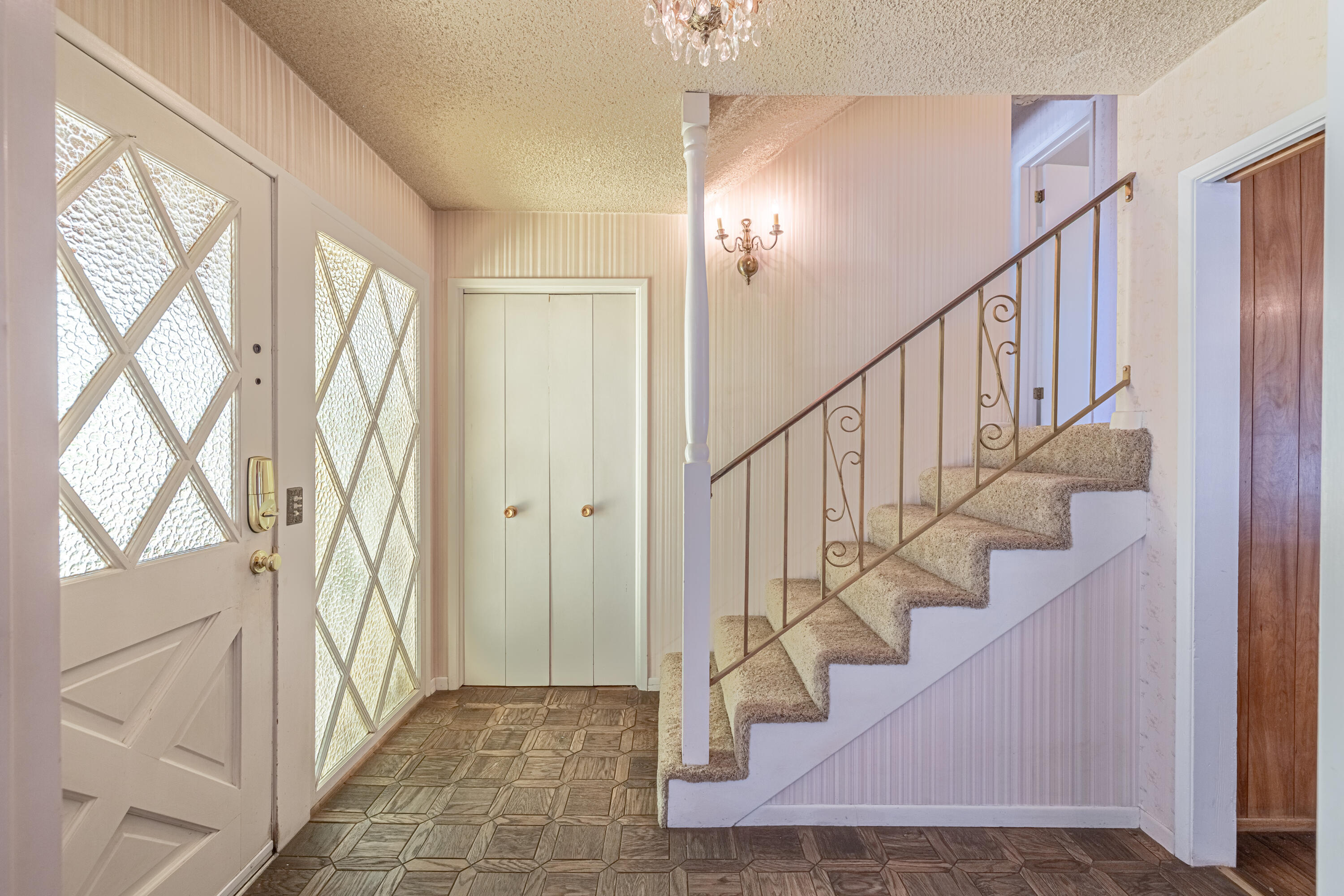 43733 Fenner Avenue Lancaster, CA 93536 - Photo 15 of 48 a view of entryway