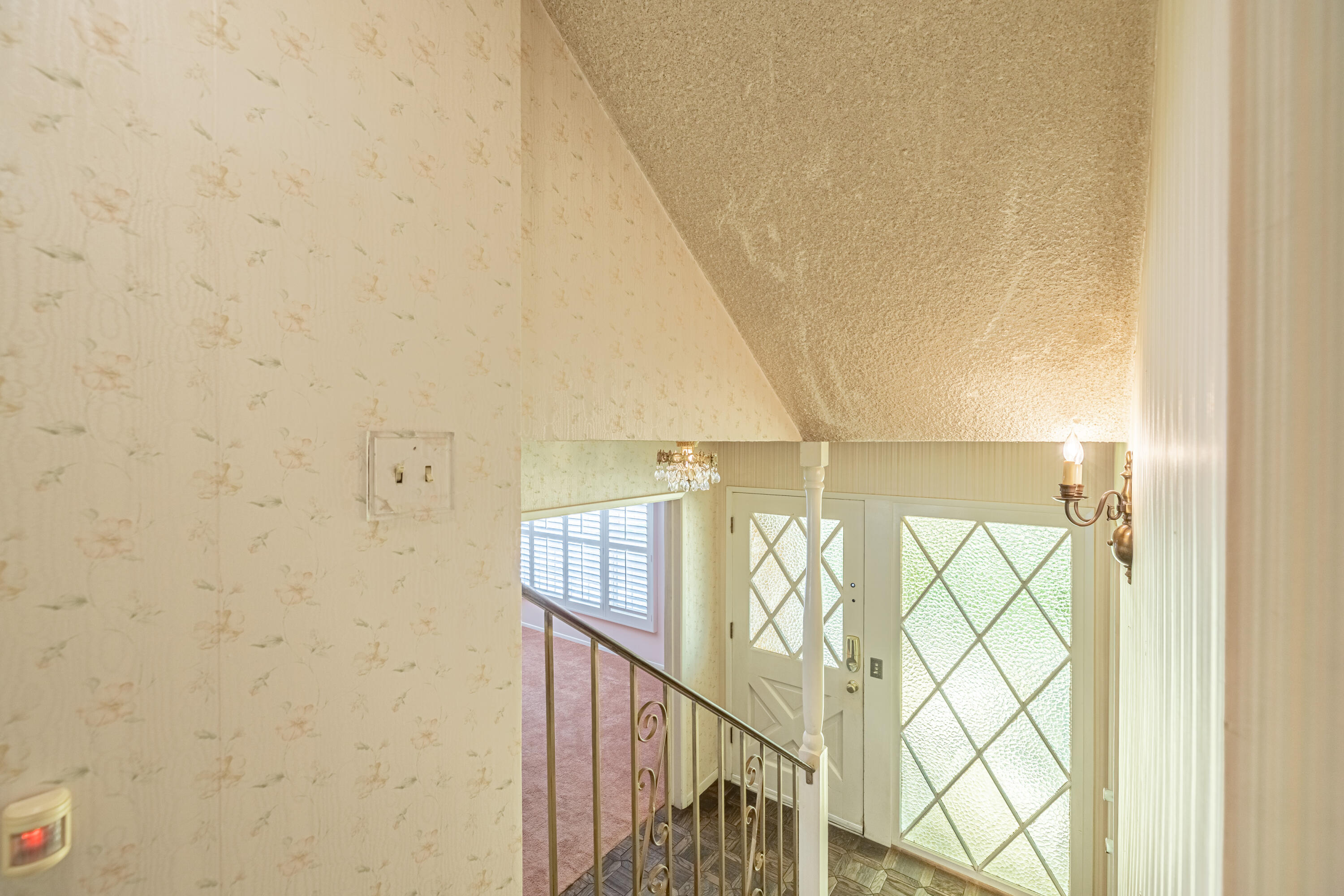 43733 Fenner Avenue Lancaster, CA 93536 - Photo 25 of 48 a view of entryway