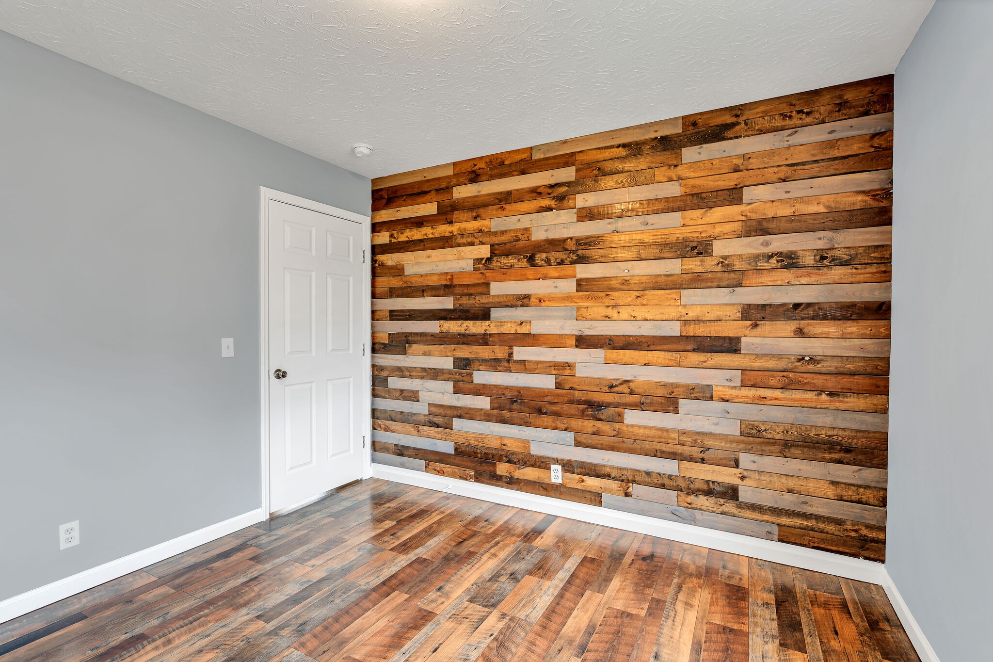 3716 Dobbin Road Springfield, TN 37172 - Photo 22 of 34 a view of room with wooden floor and cabinet