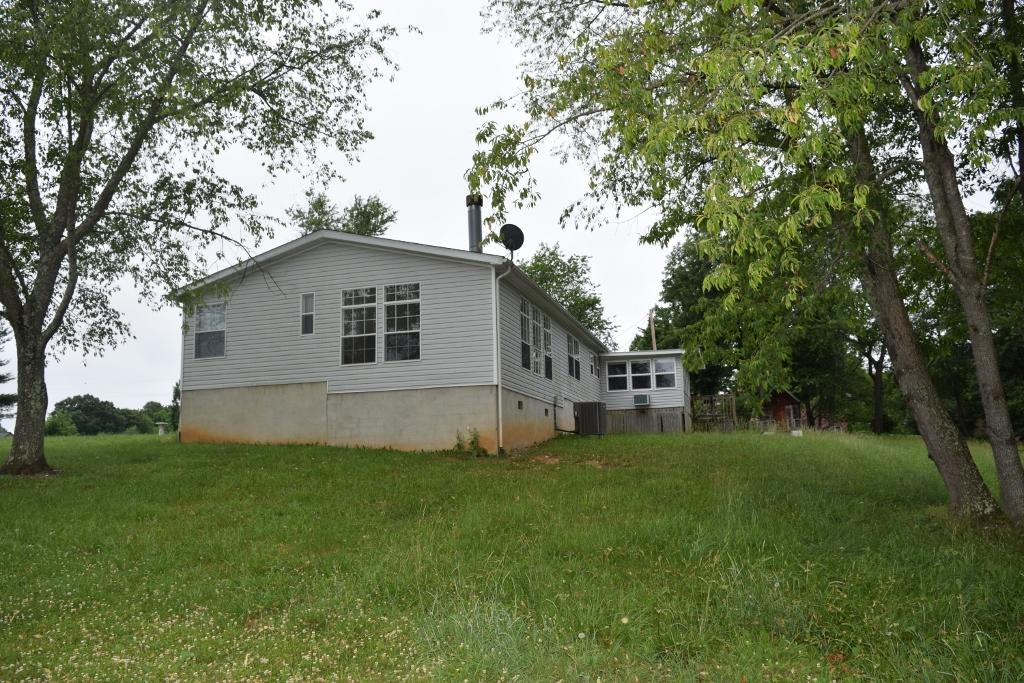 760 Tower Road Southeast, Unit 762 Christiansburg, VA 24073 - Photo 8 of 37 DSC_0191 (1024x683)
