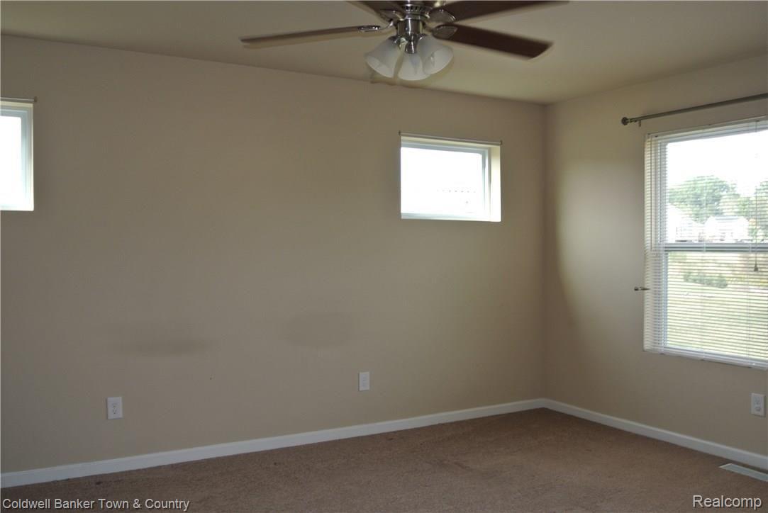 728 Dewars Street Howell, MI 48843 - Photo 9 of 26 Master.JPG