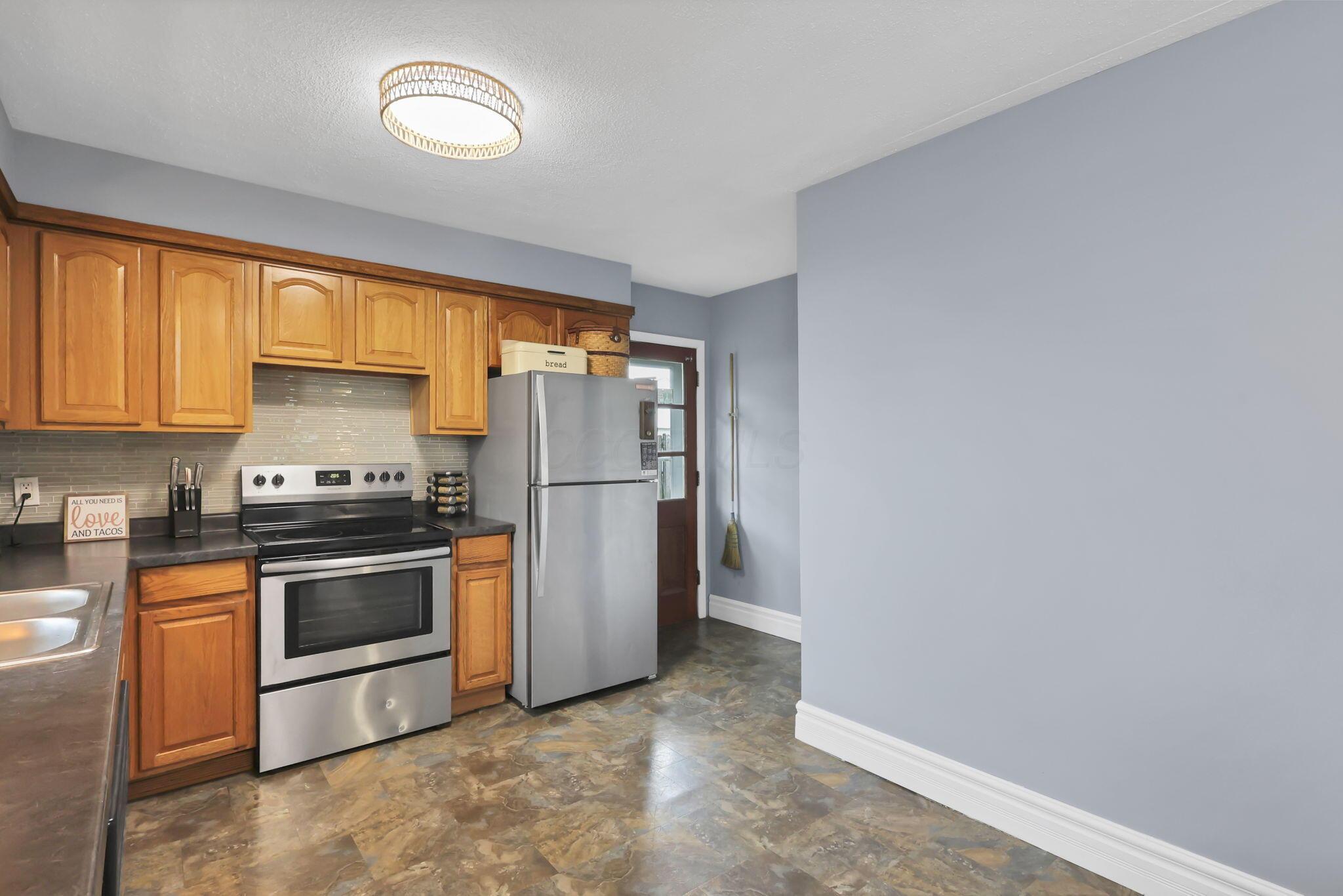 126 Oxley Road Columbus, OH 43228 - Photo 18 of 46