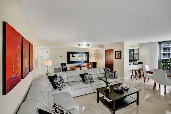 $3,950 | 1361 South Ocean Boulevard, Unit 210, Pompano Beach, FL 33062