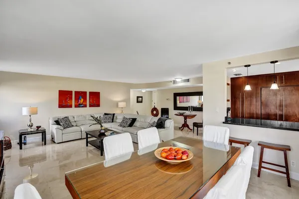 $3,950 | 1361 South Ocean Boulevard, Unit 210, Pompano Beach, FL 33062