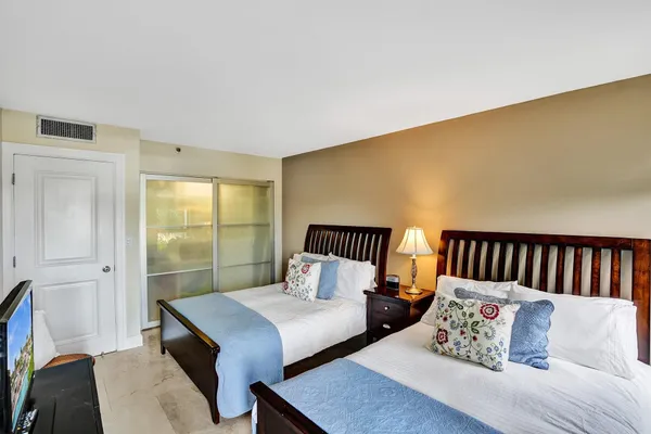 $3,950 | 1361 South Ocean Boulevard, Unit 210, Pompano Beach, FL 33062