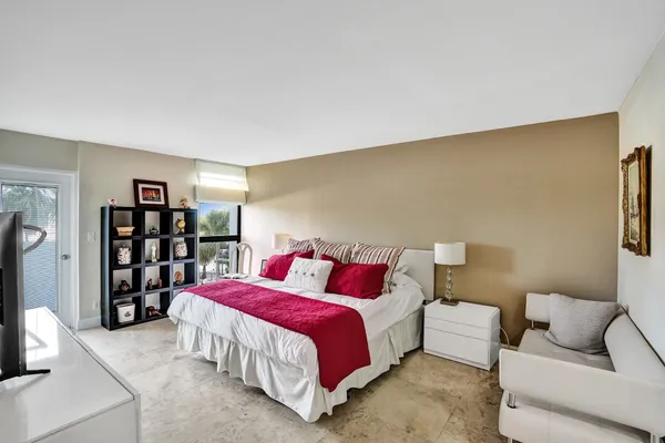 $3,950 | 1361 South Ocean Boulevard, Unit 210, Pompano Beach, FL 33062