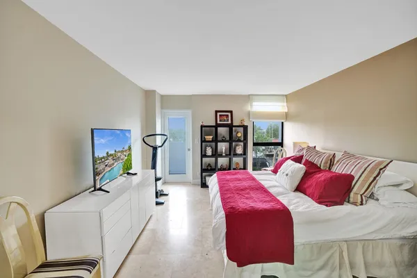 $3,950 | 1361 South Ocean Boulevard, Unit 210, Pompano Beach, FL 33062