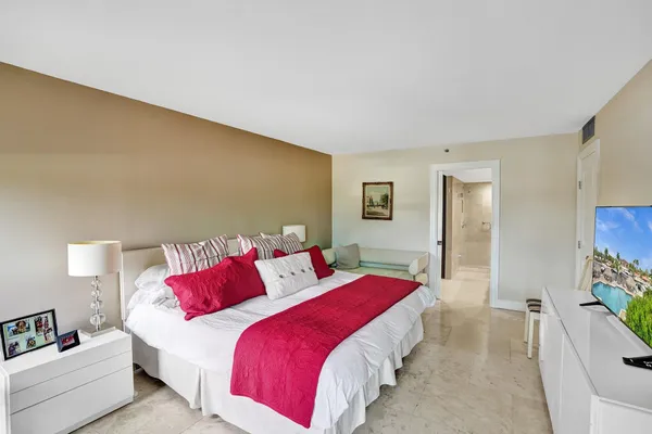 $3,950 | 1361 South Ocean Boulevard, Unit 210, Pompano Beach, FL 33062