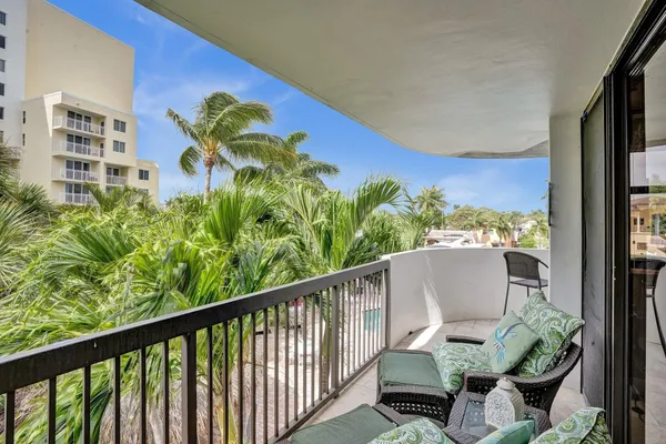 $3,950 | 1361 South Ocean Boulevard, Unit 210, Pompano Beach, FL 33062