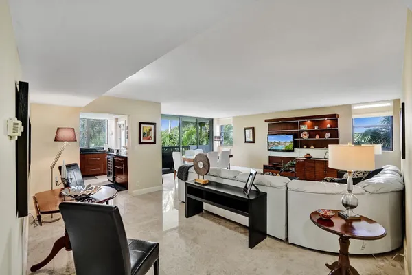 $3,950 | 1361 South Ocean Boulevard, Unit 210, Pompano Beach, FL 33062