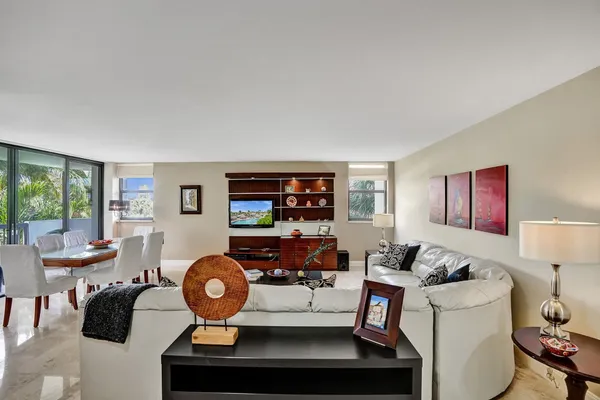 $3,950 | 1361 South Ocean Boulevard, Unit 210, Pompano Beach, FL 33062