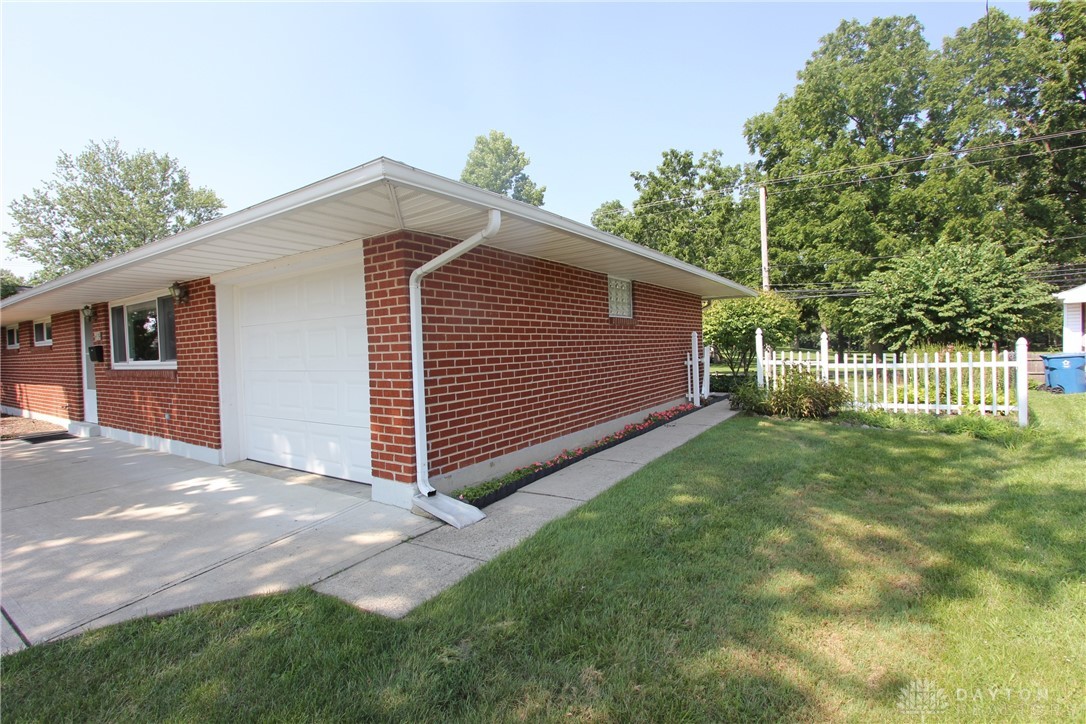 6529 Harshmanville Road Huber Heights, OH 45424 - Photo 2 of 45