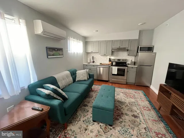 $1,295 | 4508 Walnut Street, Unit 404, Philadelphia, PA 19139