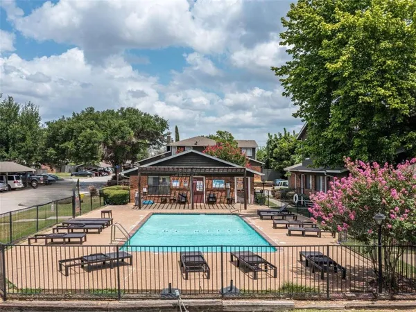 $130,000 | 1122 Millview Drive, Unit 2001, Arlington, TX 76012