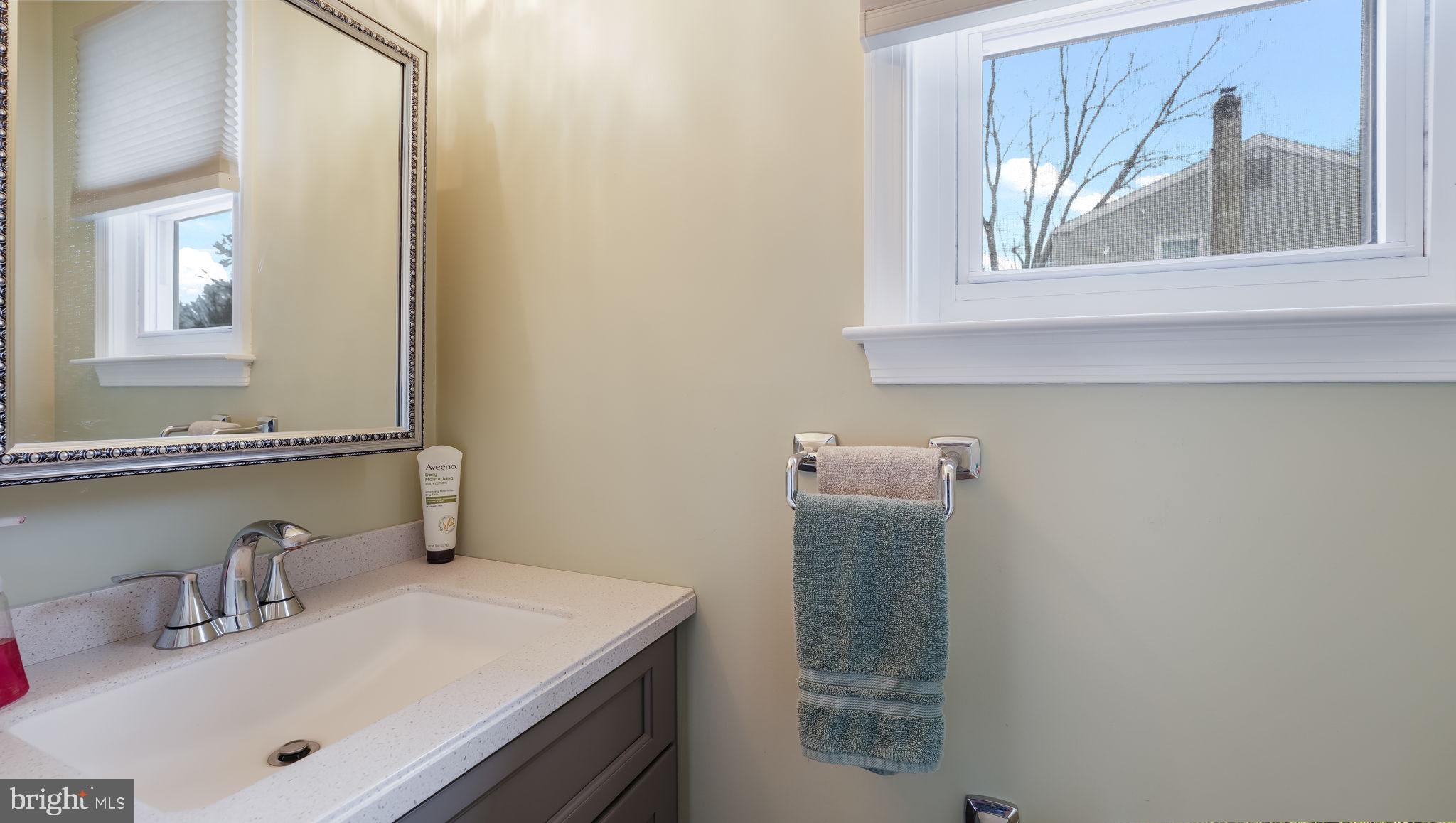 83 Baylis Road Langhorne, PA 19047 - Photo 11 of 27 Powder Room