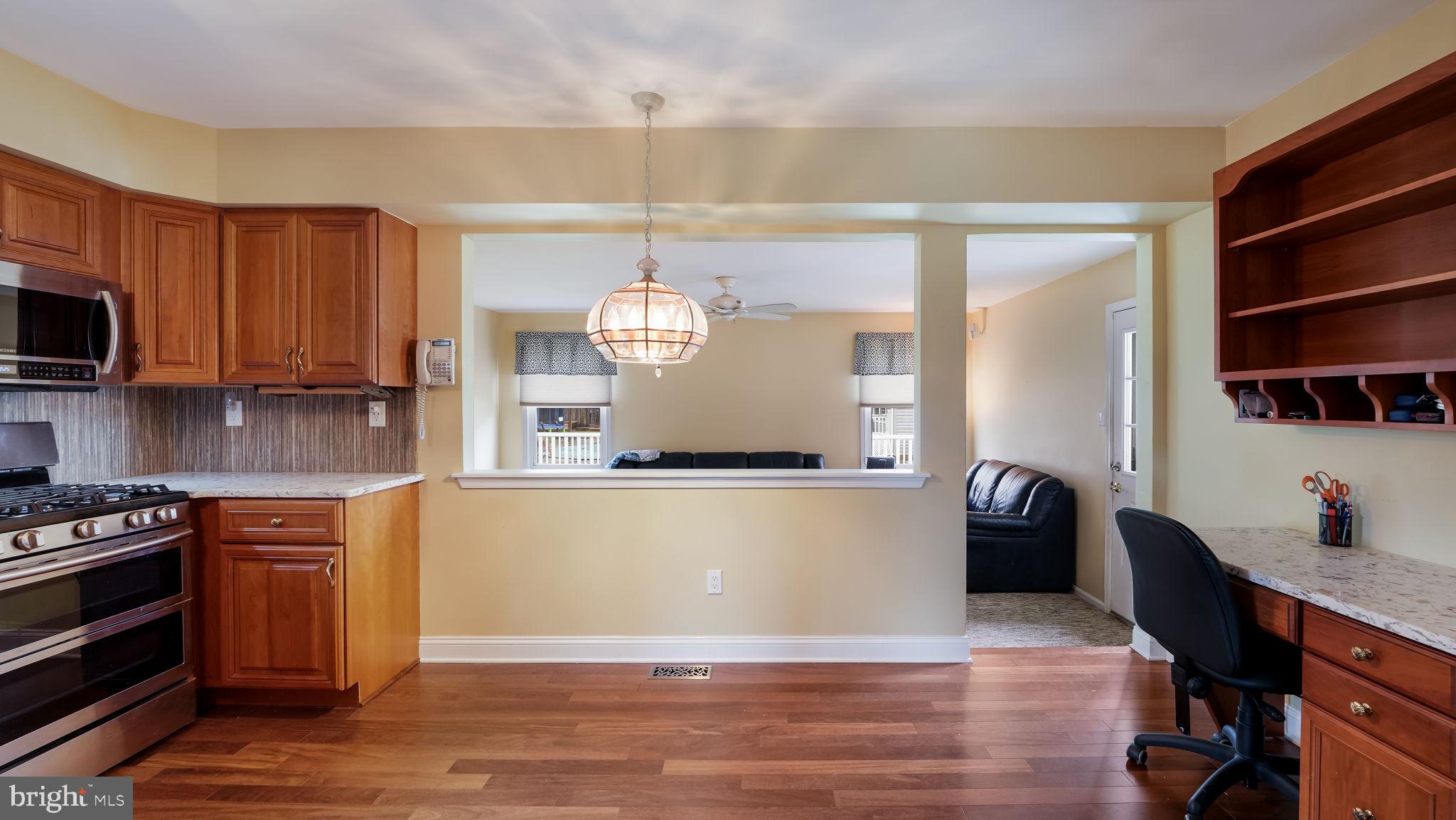 83 Baylis Road Langhorne, PA 19047 - Photo 8 of 27 Eat in Kitchen