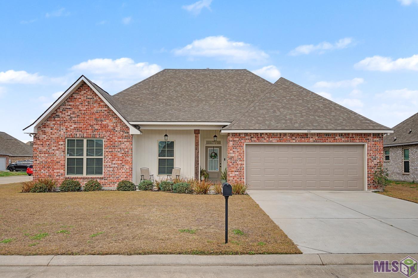 321 Carriage Way Thibodaux, LA 70301 - Photo 1 of 12