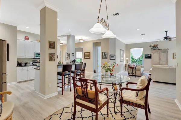 $3,500 | 2941 Twin Oaks Way, Wellington, FL 33414