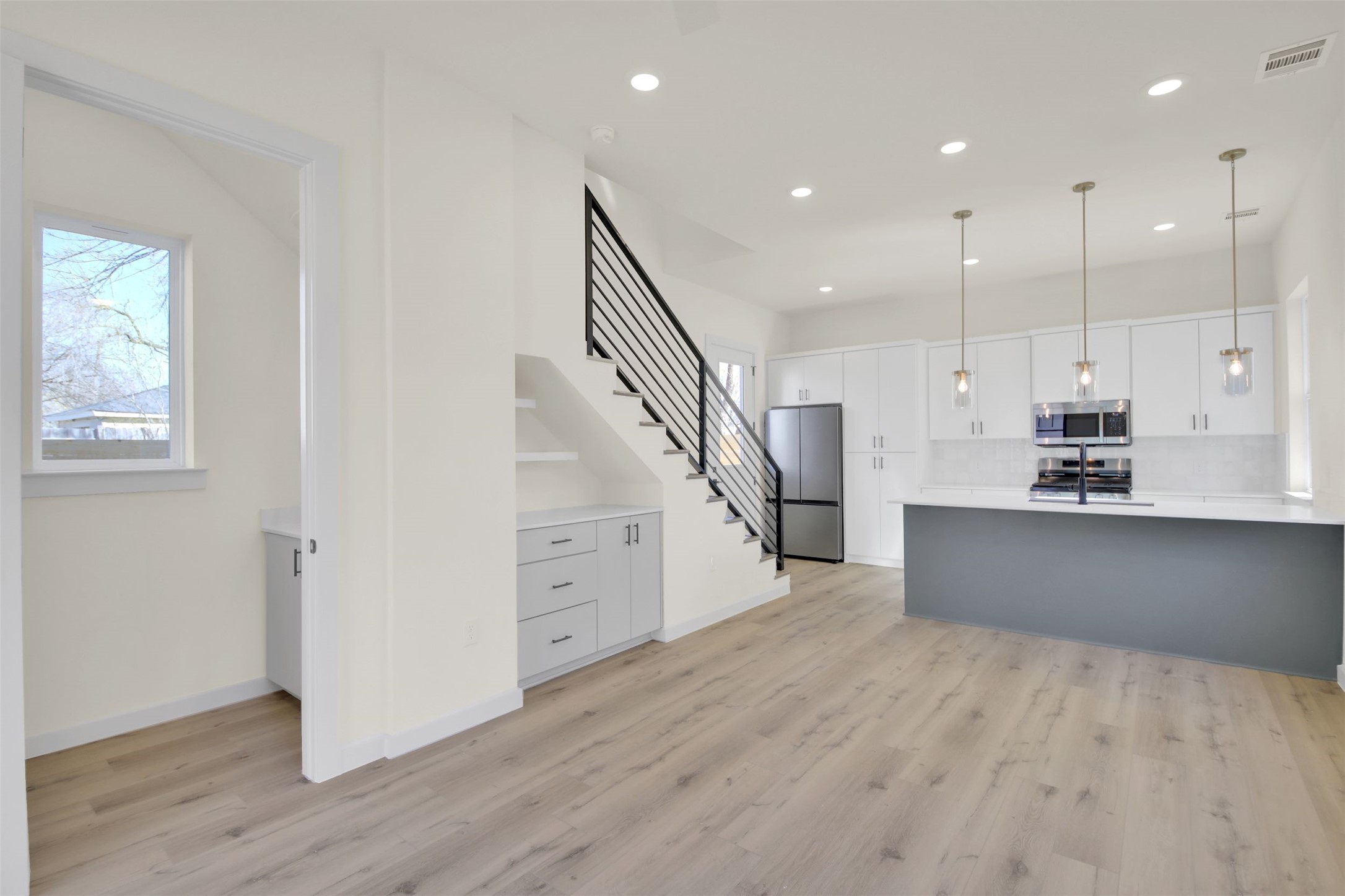 6802 Montana Street, Unit 3 Austin, TX 78741 - Photo 5 of 16