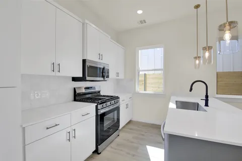 $2,300 | 6802 Montana Street, Unit 3, Austin, TX 78741