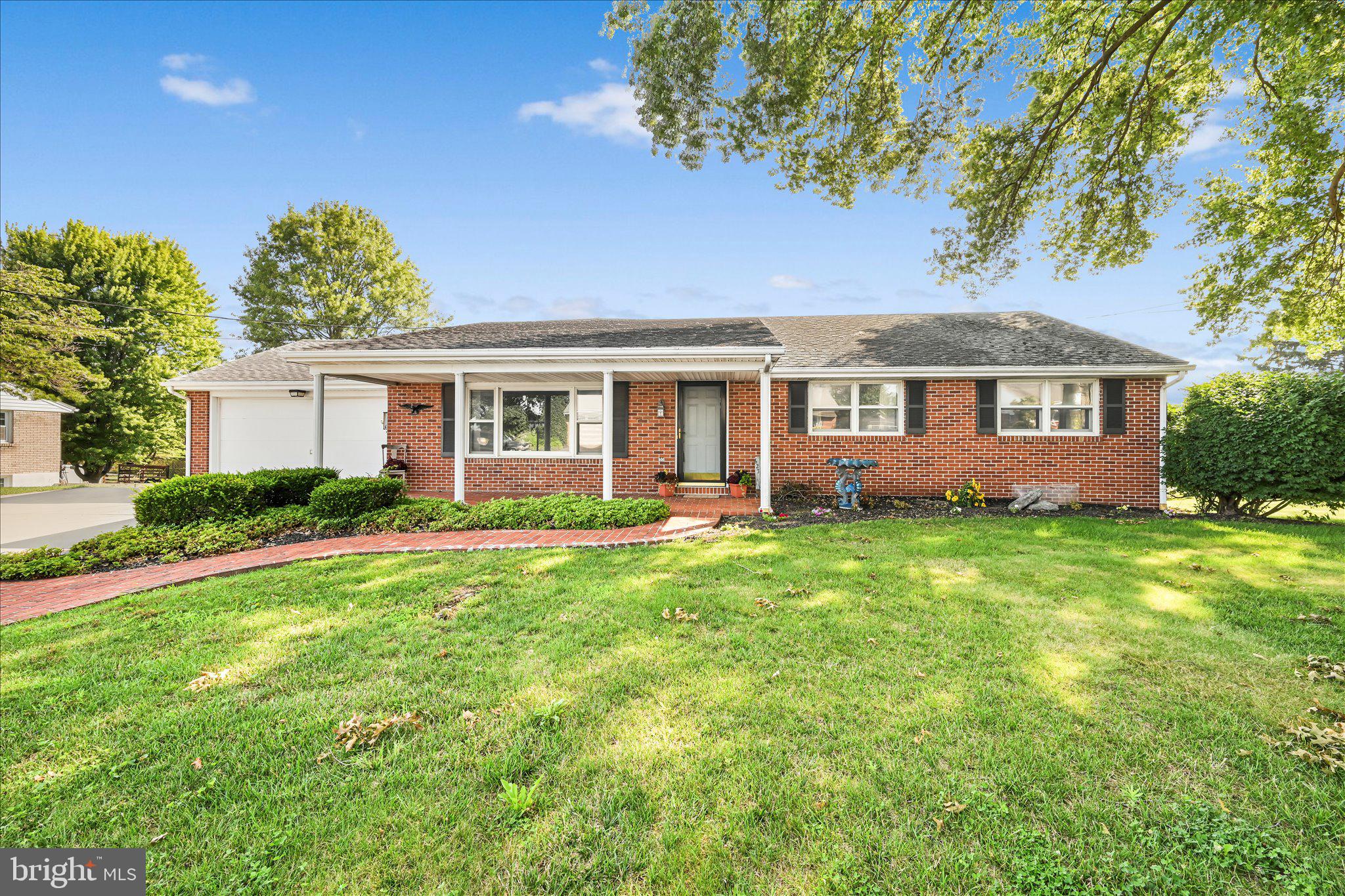 627 Pine Hill Road Lititz, PA 17543 - Photo 2 of 48