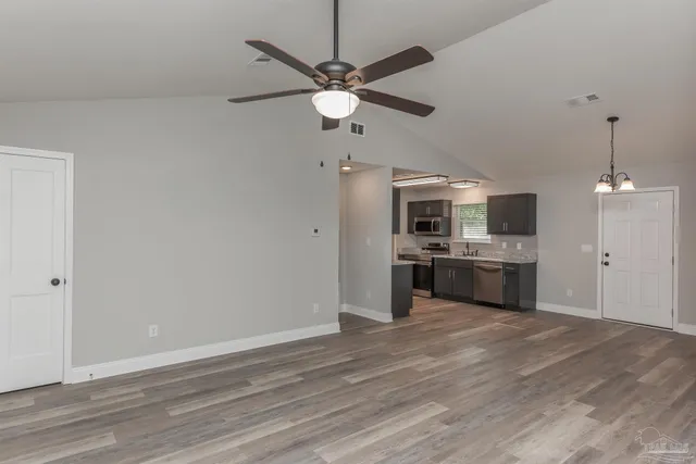 $1,800 | 245 Cary Memorial Drive, Pensacola, FL 32505