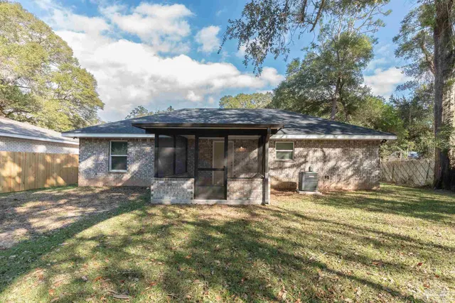 $1,800 | 245 Cary Memorial Drive, Pensacola, FL 32505