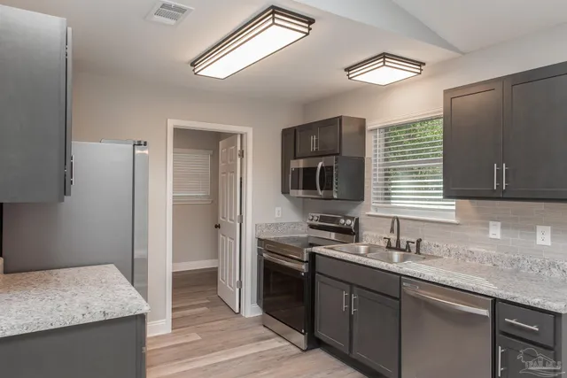 $1,800 | 245 Cary Memorial Drive, Pensacola, FL 32505