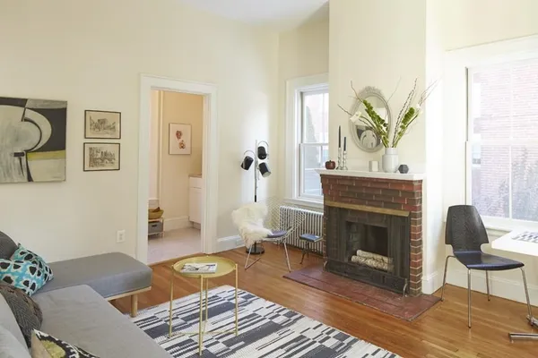 $2,700 | 26 Linnaean Street, Unit 4, Cambridge, MA 02138