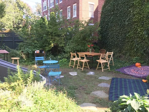 $2,700 | 26 Linnaean Street, Unit 4, Cambridge, MA 02138