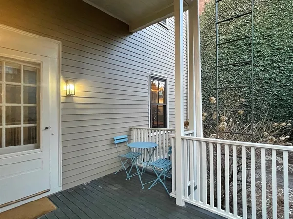 $2,700 | 26 Linnaean Street, Unit 4, Cambridge, MA 02138