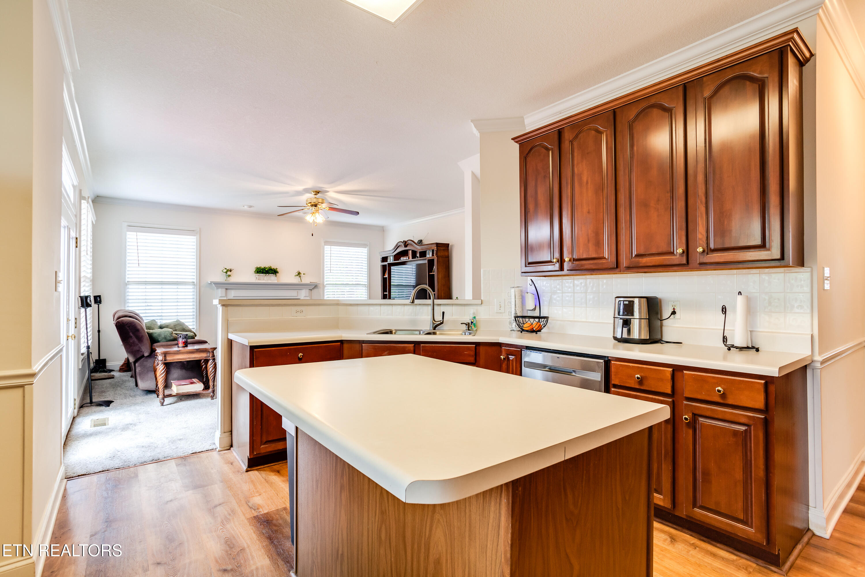 5648 Bridgehampton Drive Powell, TN 37849 - Photo 17 of 50 020260404-1-5648BridgehamtonDrPowellTn-S
