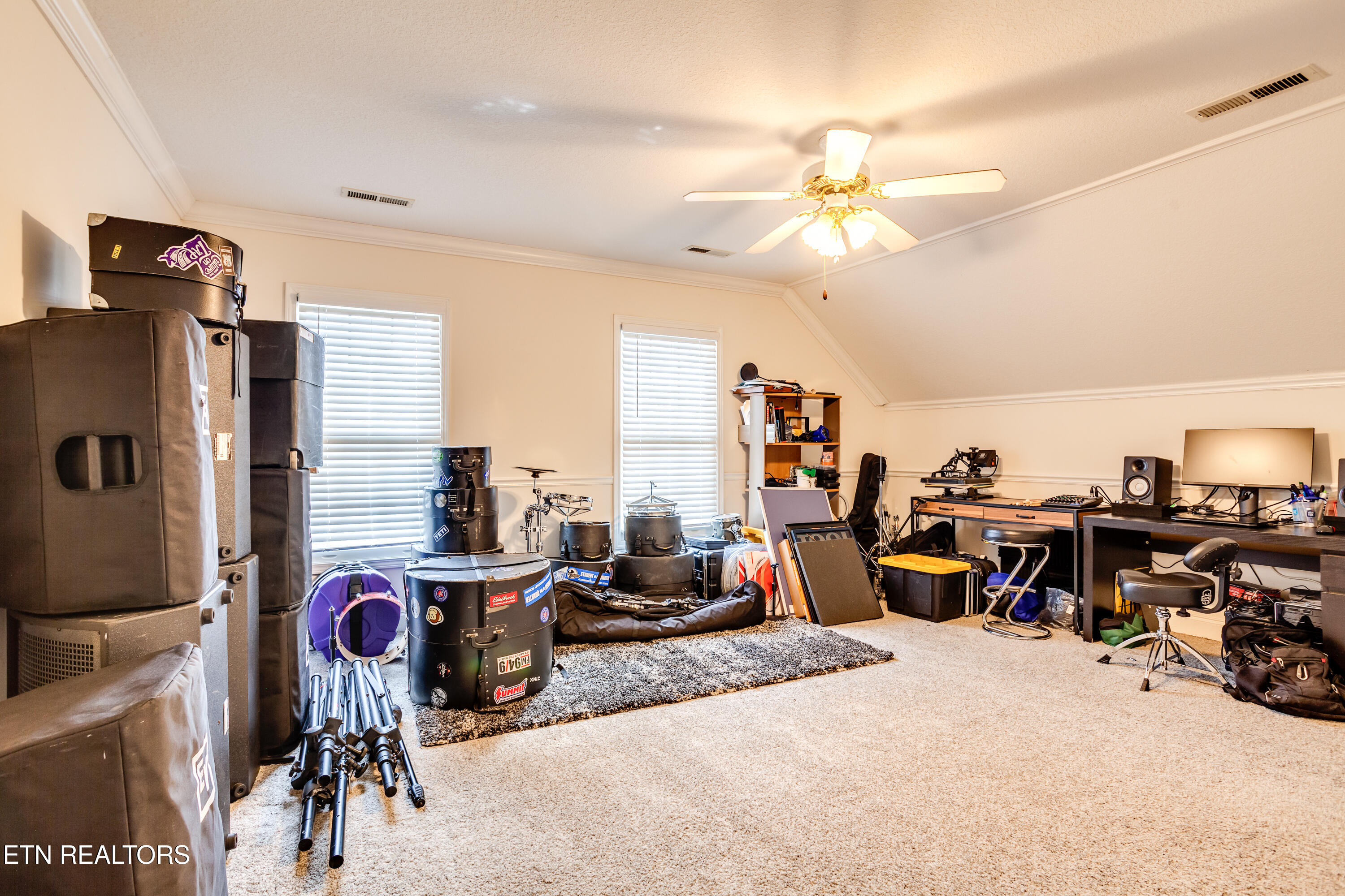 5648 Bridgehampton Drive Powell, TN 37849 - Photo 36 of 50 041260404-1-5648BridgehamtonDrPowellTn-S