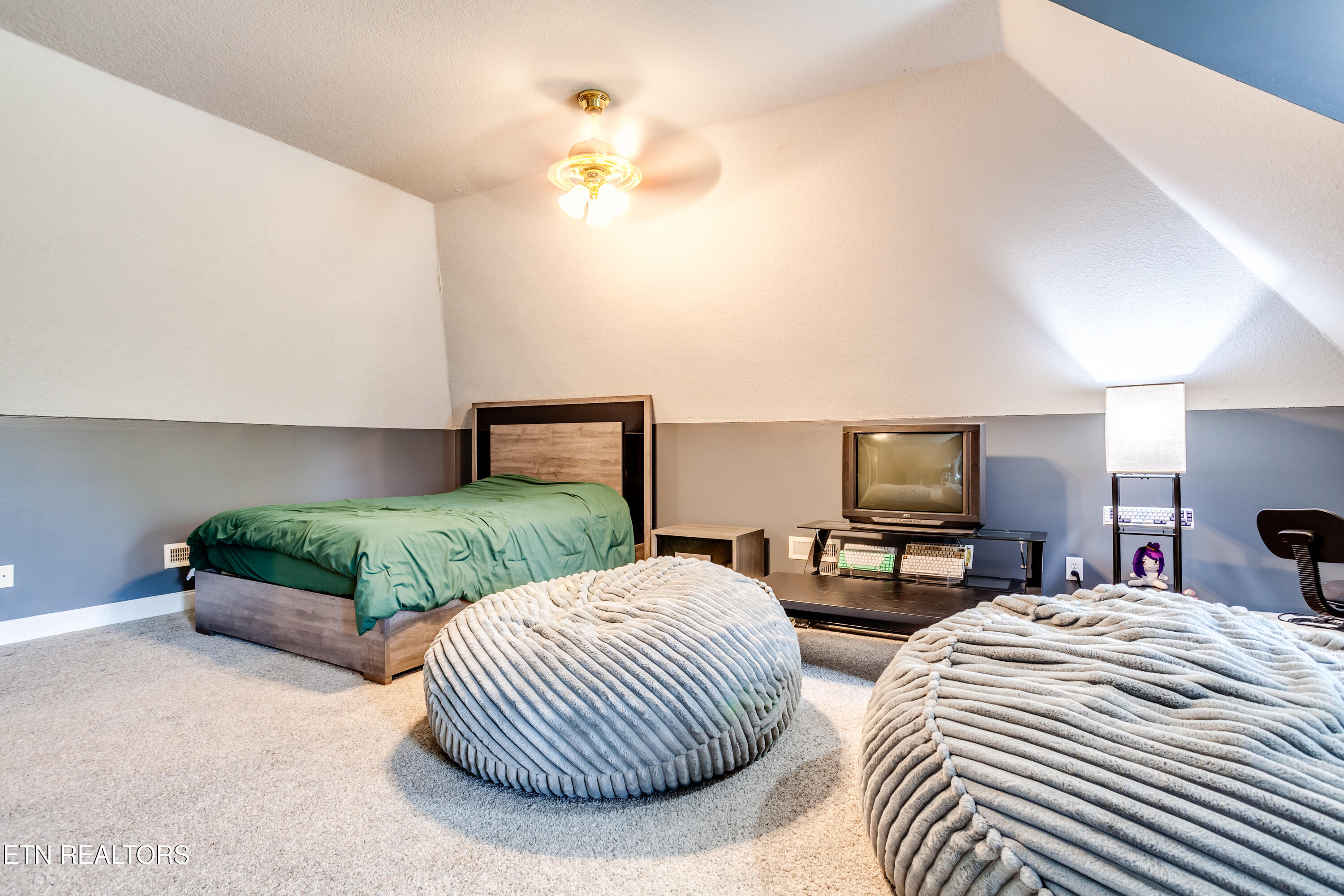 5648 Bridgehampton Drive Powell, TN 37849 - Photo 41 of 50 046260404-1-5648BridgehamtonDrPowellTn-S