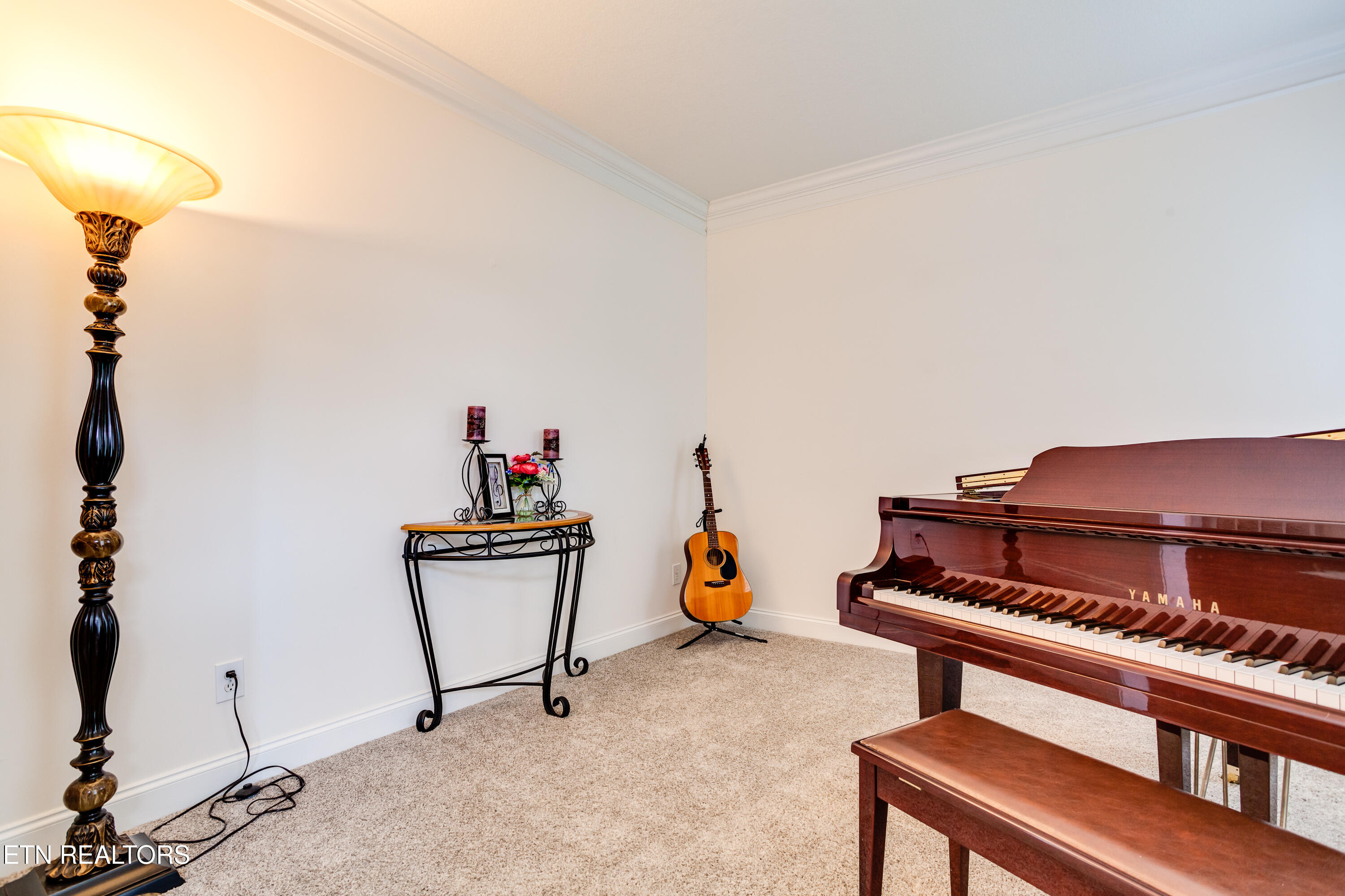 5648 Bridgehampton Drive Powell, TN 37849 - Photo 6 of 50 008260404-1-5648BridgehamtonDrPowellTn-S