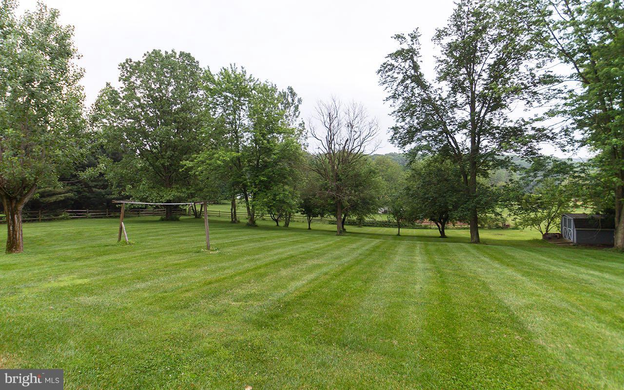 3905 Church Road Manchester, MD 21102 - Photo 6 of 30 Private & large level yard