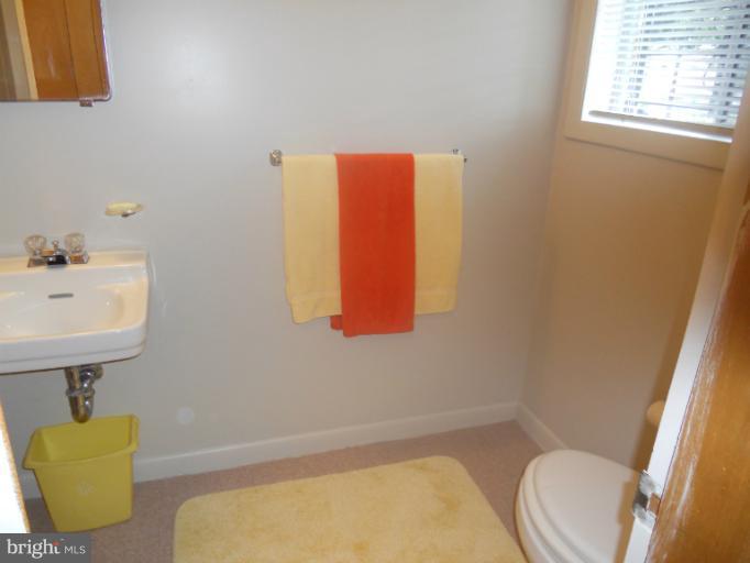 405 Hannes Street Silver Spring, MD 20901 - Photo 19 of 29 Bath