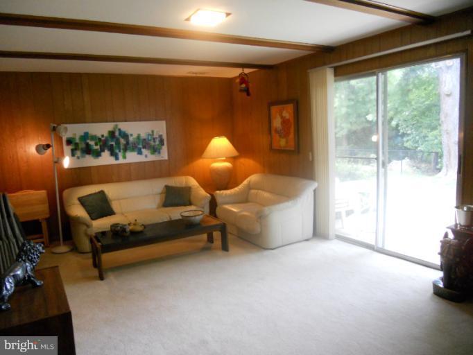 405 Hannes Street Silver Spring, MD 20901 - Photo 28 of 29 Family Room