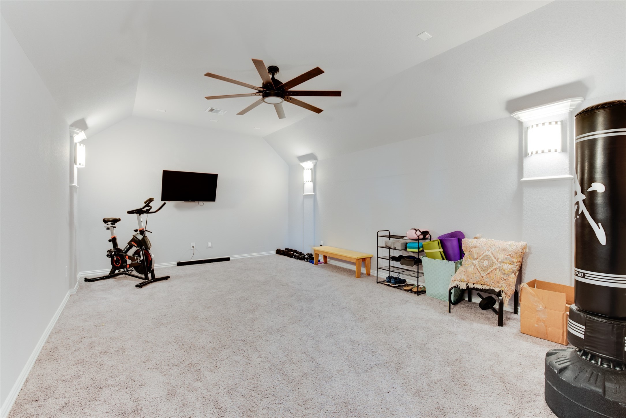 4310 Markstone Ridge Lane Rosharon, TX 77583 - Photo 32 of 40 a room with furniture and white walls