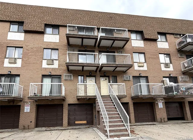 $499,999 | 172-77A Highland Avenue, Unit 3J | Jamaica Estates