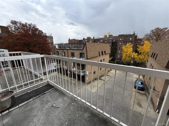 $499,999 | 172-77A Highland Avenue, Unit 3J | Jamaica Estates