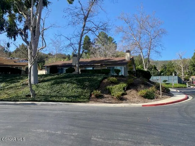 $3,500 | 132 Rosehedge Lane, Oak Park, CA 91377