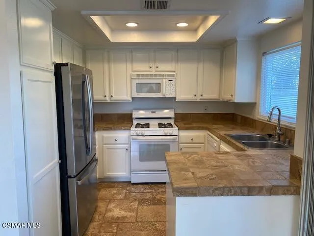 $3,500 | 132 Rosehedge Lane, Oak Park, CA 91377