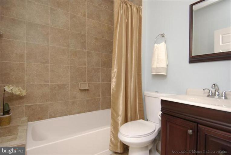 334 8th Street Northeast Washington, DC 20002 - Photo 15 of 23 Bath #1