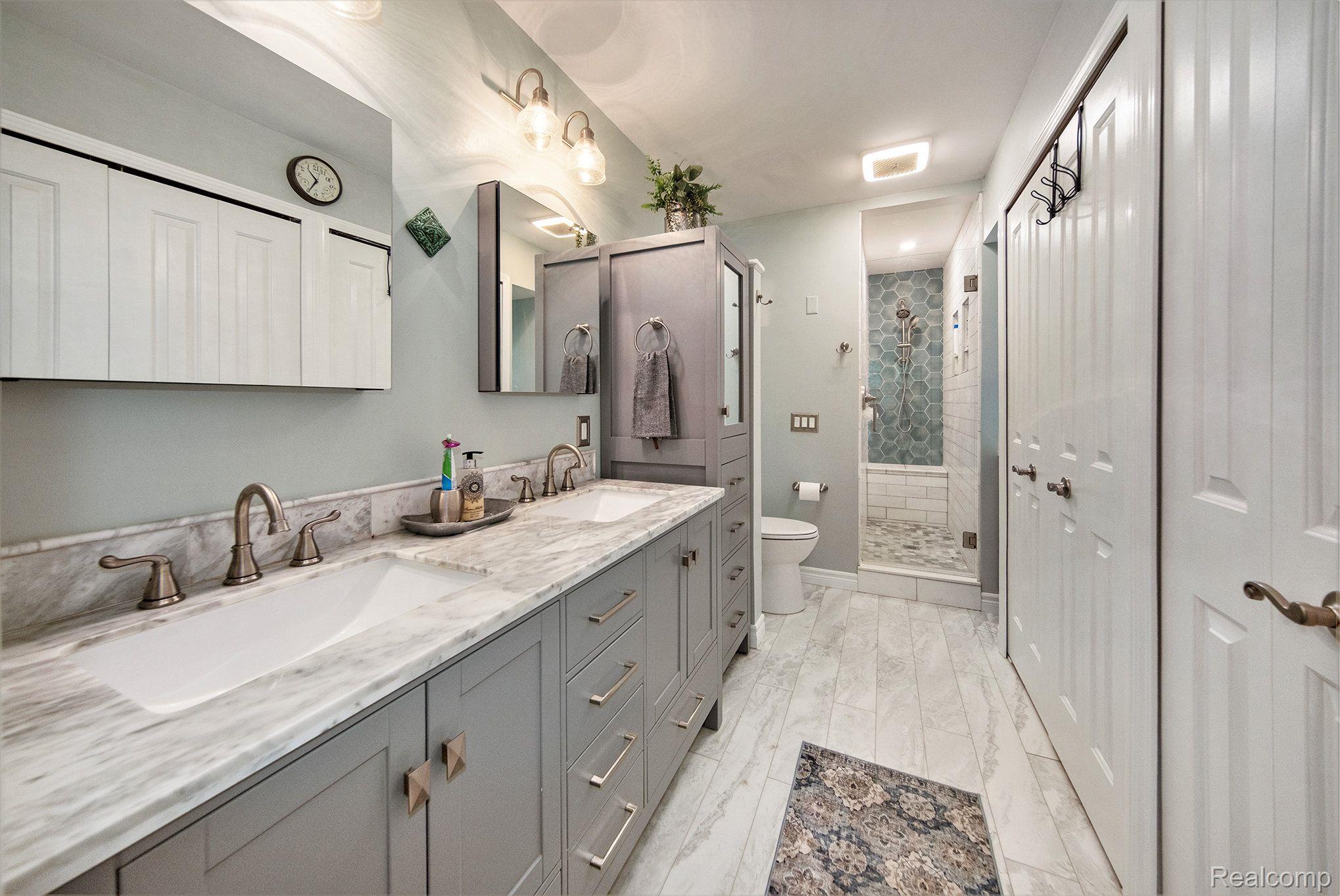 1117 Pine Ridge Road Milford, MI 48380 - Photo 15 of 33 Primary Ensuite