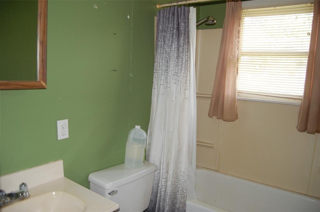 141 Ragland Street Graham, TX 76450 - Photo 8 of 17