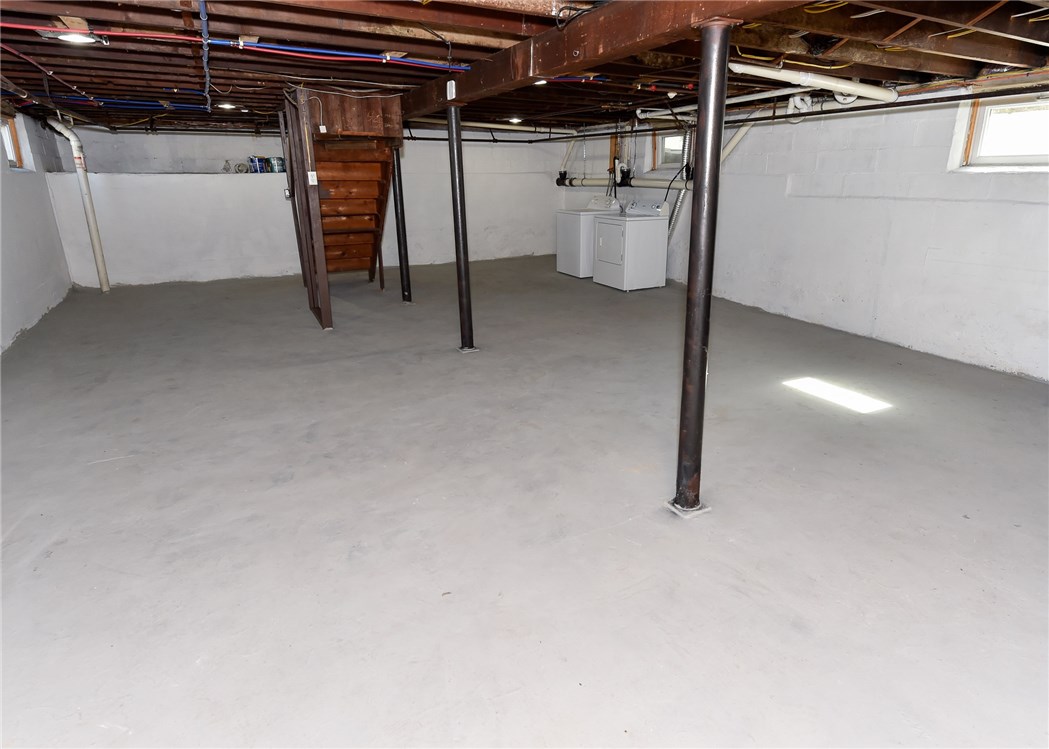 780 Main Road Tiverton, RI 02878 - Photo 24 of 35