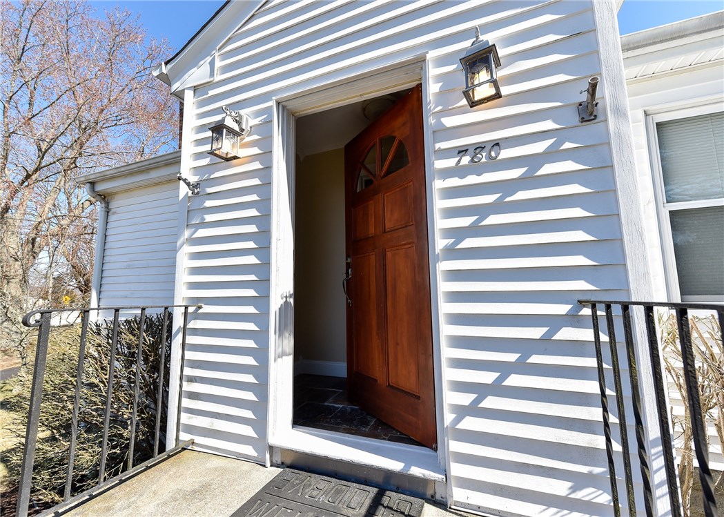 780 Main Road Tiverton, RI 02878 - Photo 7 of 35